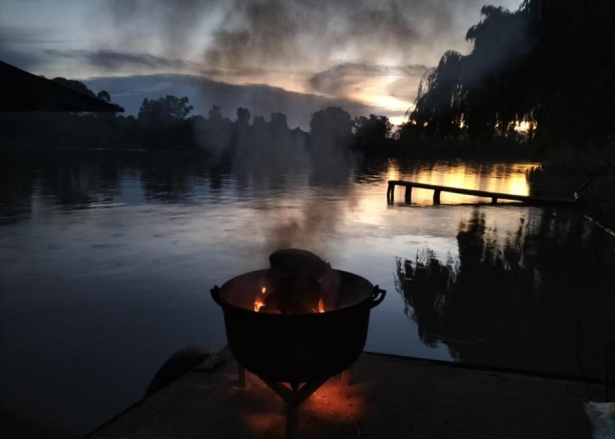Campismo de Luxo Riverbend Camp - Self-catering Luxury Glamping Tent *
