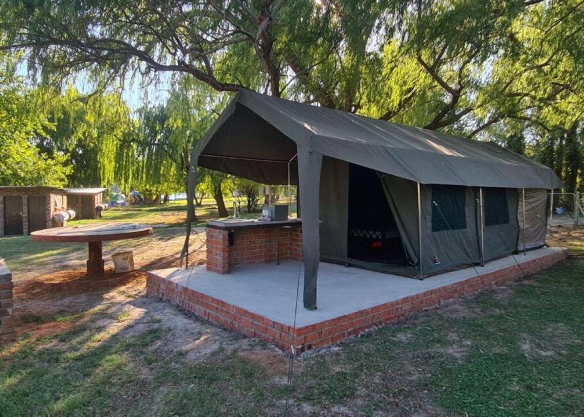 Riverbend Camp - Self-catering Luxury Glamping Tent * Christiana